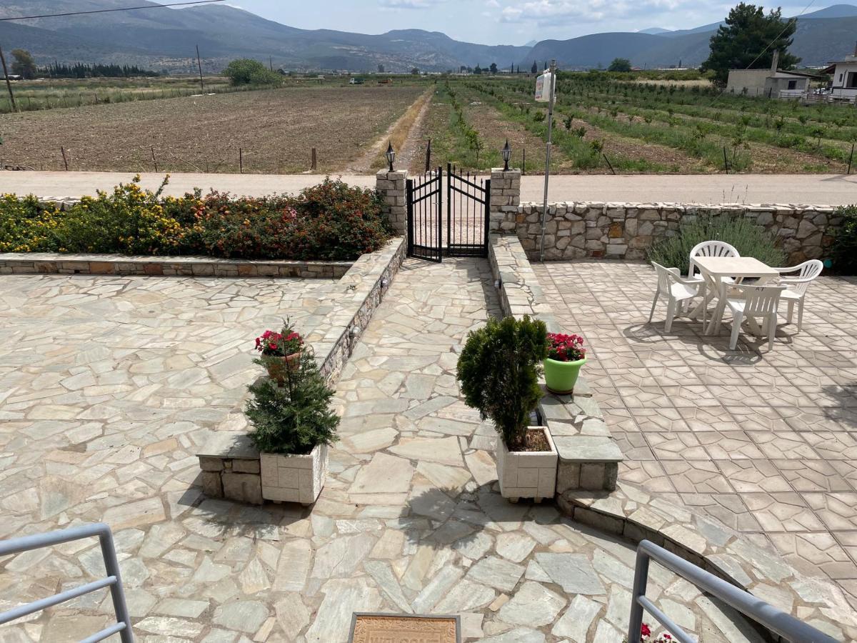 Finikas Íria Exterior foto