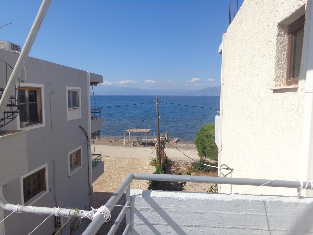 Finikas Íria Exterior foto