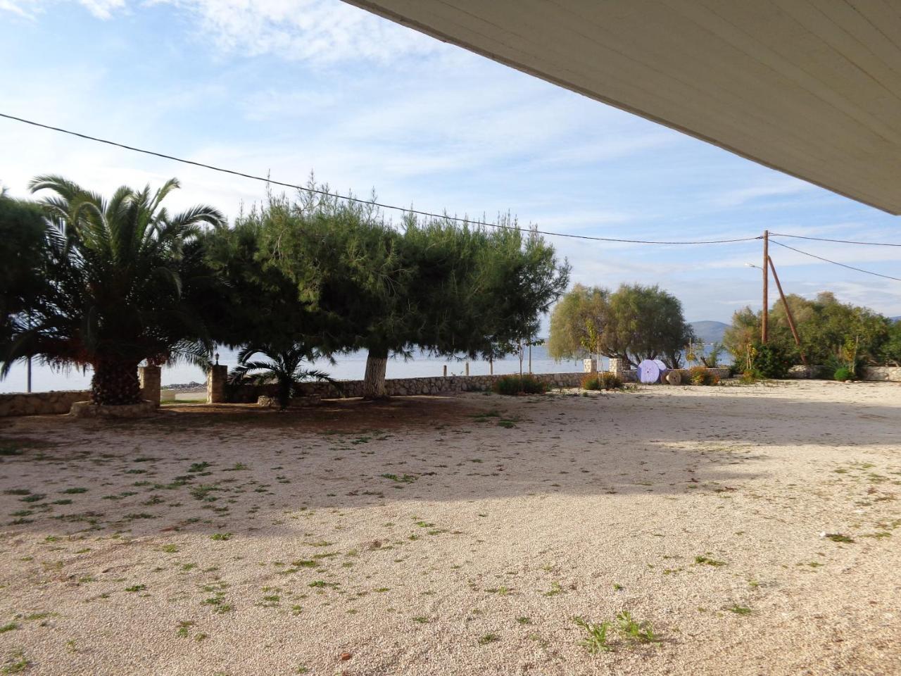 Finikas Íria Exterior foto